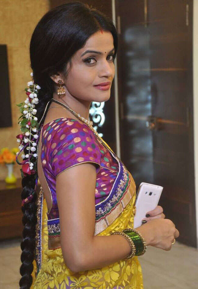 A still from Faqt Tujhyach Sathi