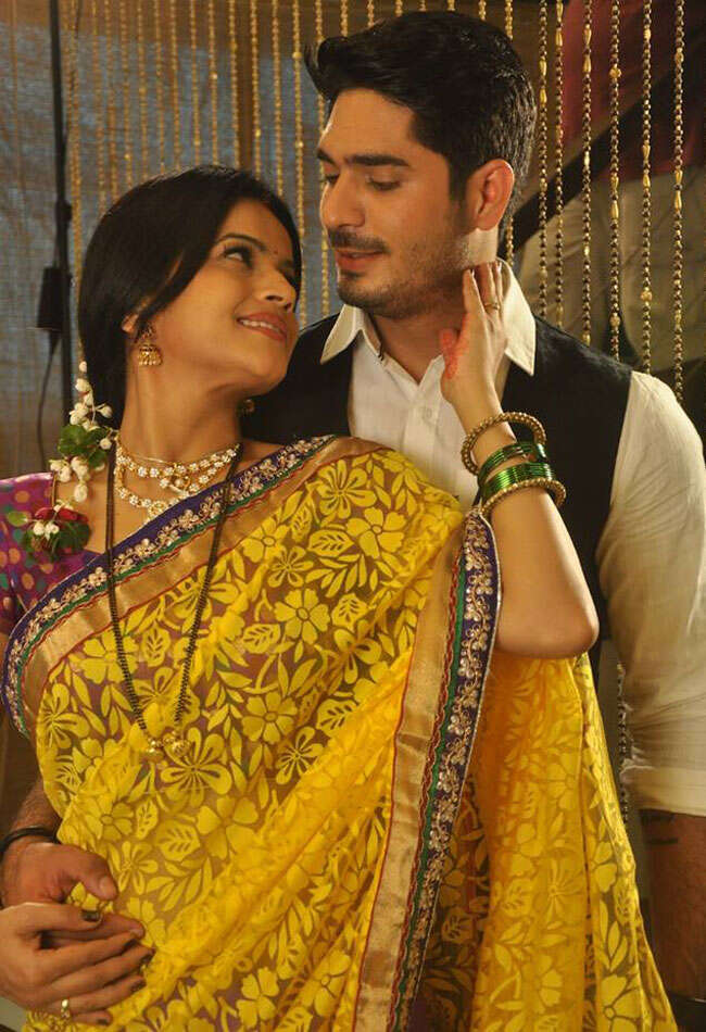 A still from Faqt Tujhyach Sathi