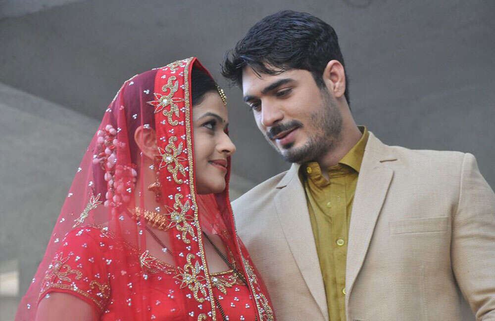 A still from Faqt Tujhyach Sathi