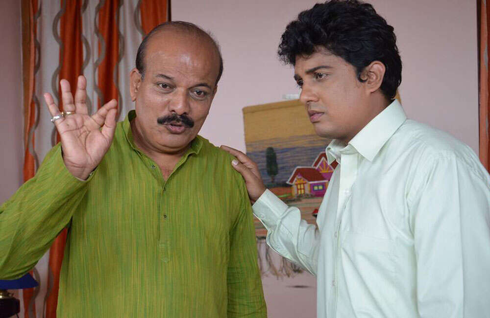 A still from Yala Jeevan Aise Naav