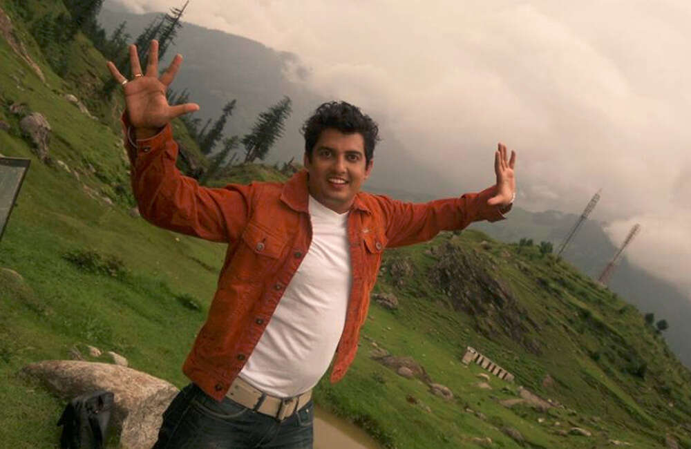 A still from Yala Jeevan Aise Naav