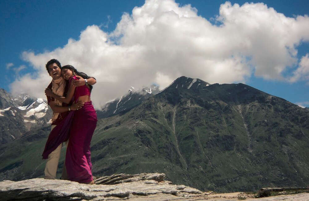 A still from Yala Jeevan Aise Naav