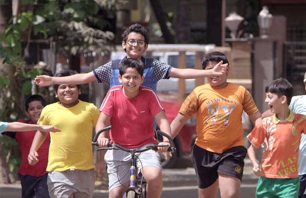 A still from Ti Saddhya Kay Karte
