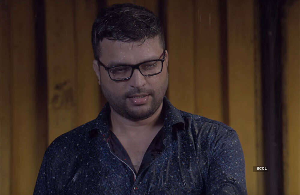 A still from Ti Saddhya Kay Karte