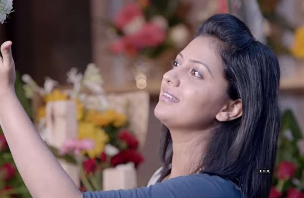 Ti Saddhya Kay Karte Movie User Reviews & Ratings Ti Saddhya Kay