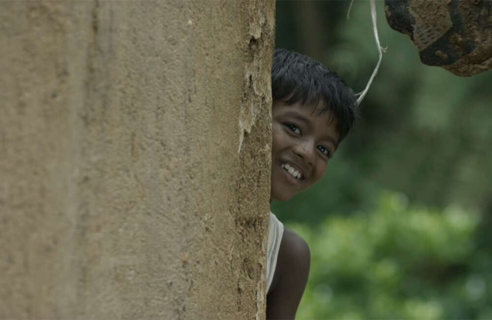 A still from Sahaj Paather Gappo