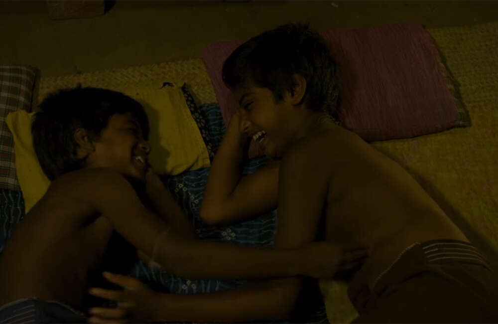 A still from Sahaj Paather Gappo