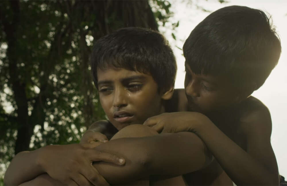 A still from Sahaj Paather Gappo