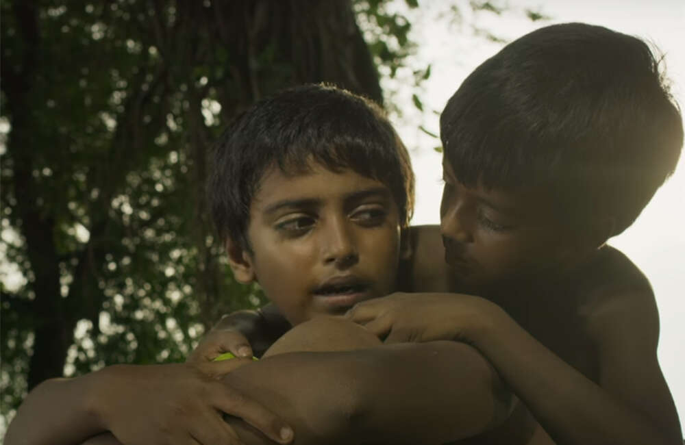 A still from Sahaj Paather Gappo