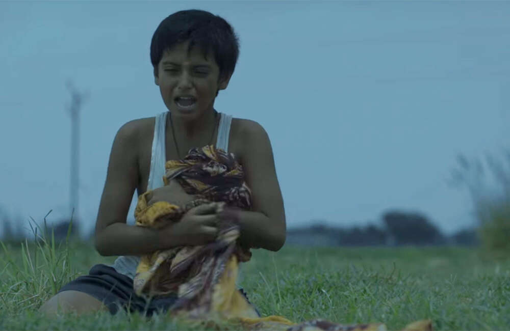 A still from Sahaj Paather Gappo