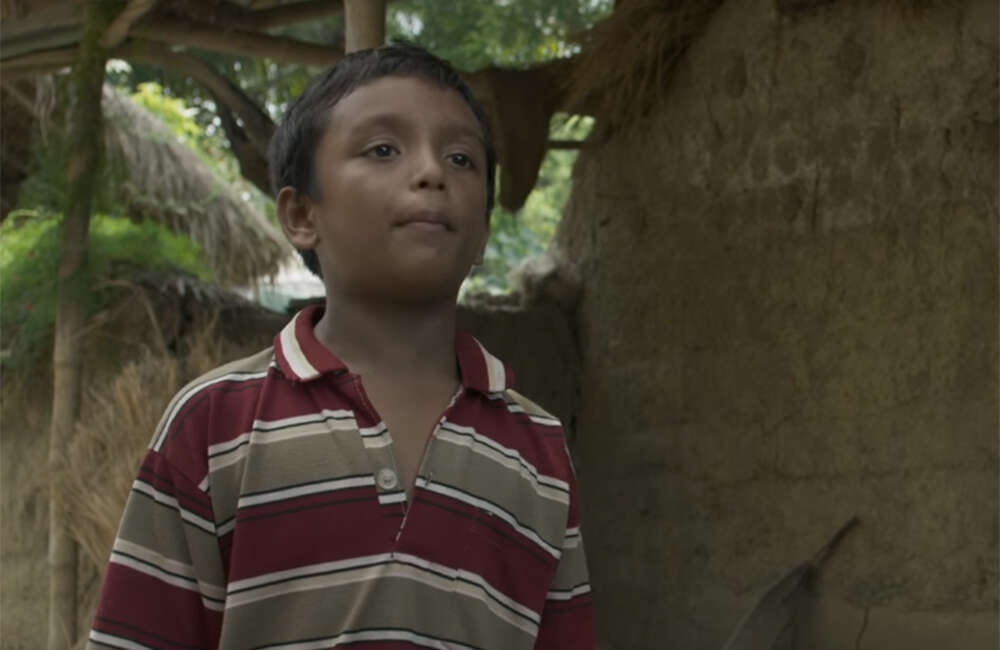 A still from Sahaj Paather Gappo