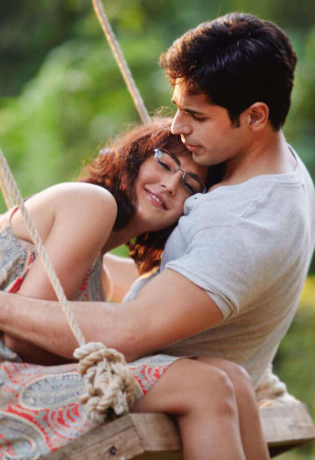 A still from Baar Baar Dekho