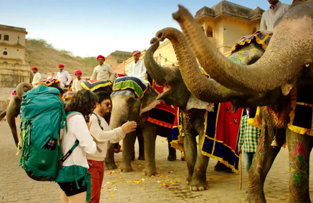 A still from Mungaru Male 2