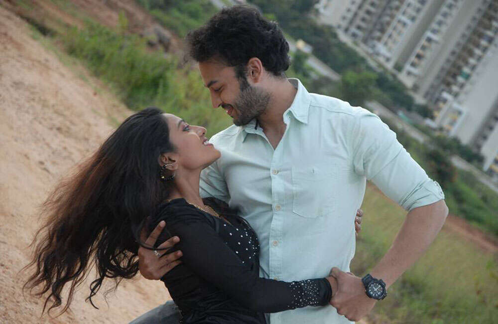 A still from Apsssarey