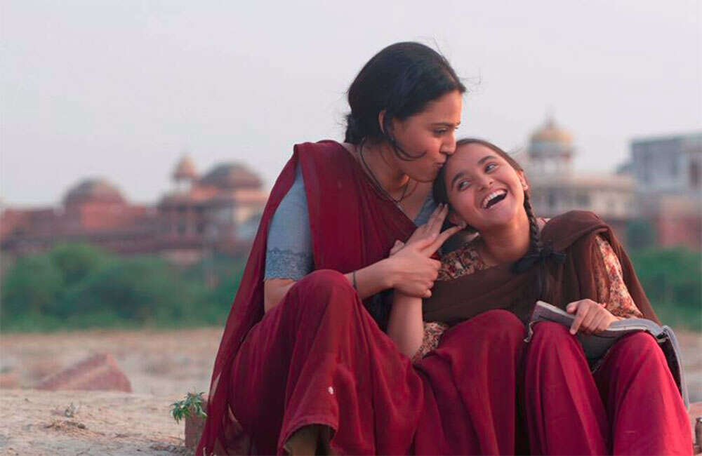 A still from Nil Battey Sannata