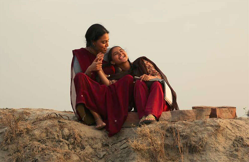 A still from Nil Battey Sannata