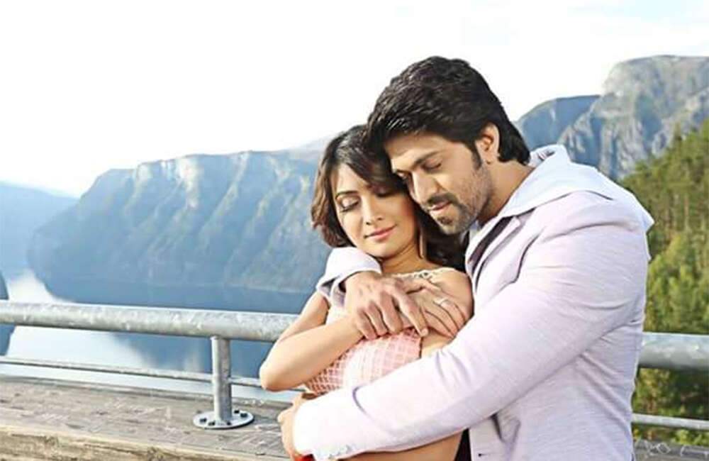A still from Santhu Straight Forward