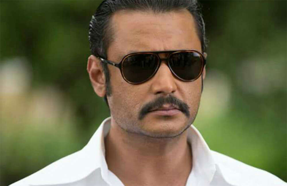 A still from Chakravarthy
