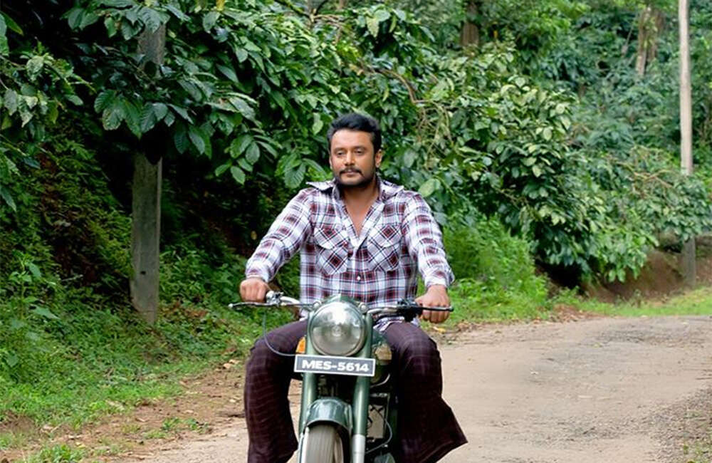 A still from Chakravarthy