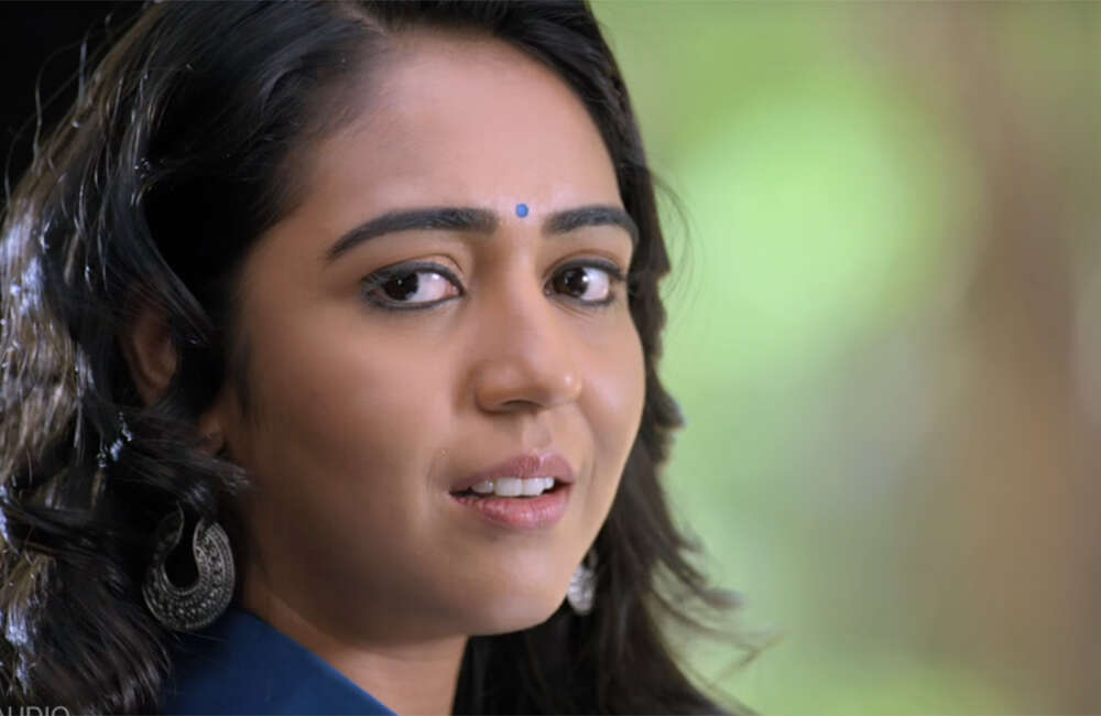 A still from 1/4 Kg Preethi