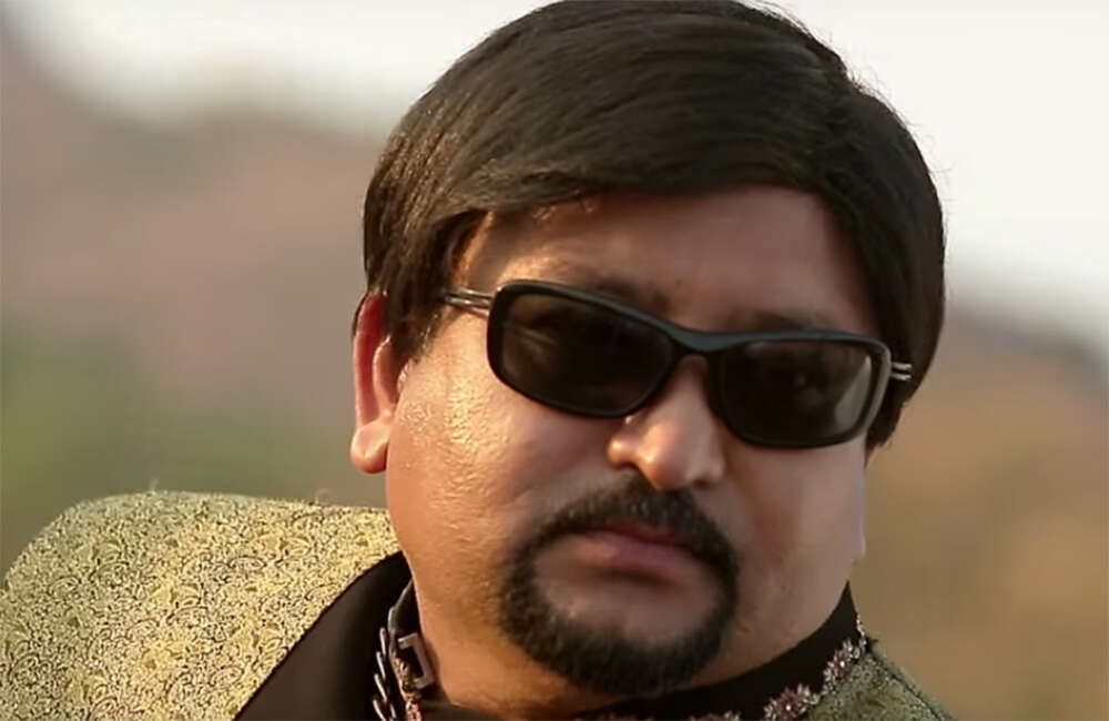A still from Ballari Darbar