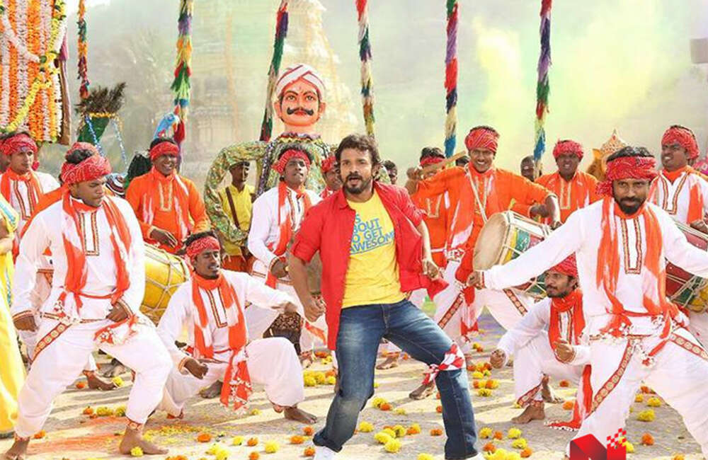 A still from Eradu Kanasu