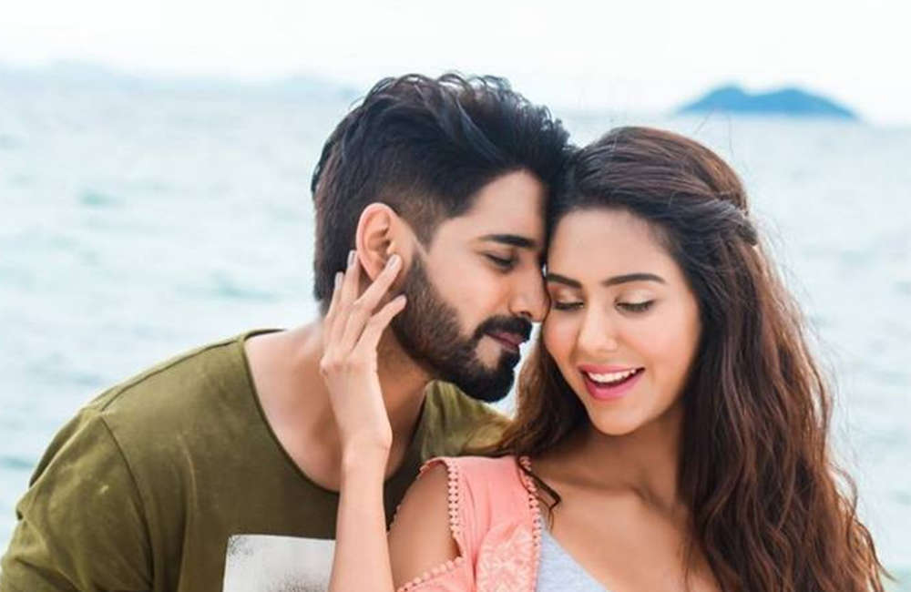 A still from Kadhal Agadhee