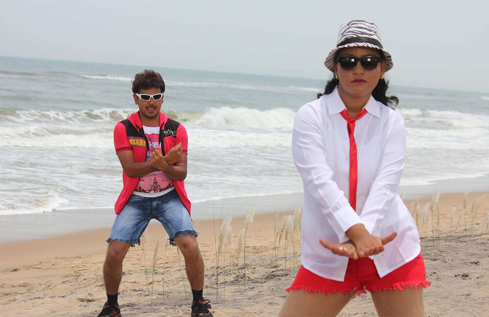 A still from Rendaksharalu