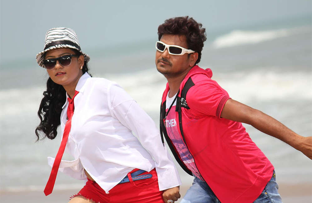 A still from Rendaksharalu
