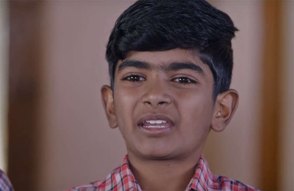 A still from Eleyaru Naavu Geleyaru