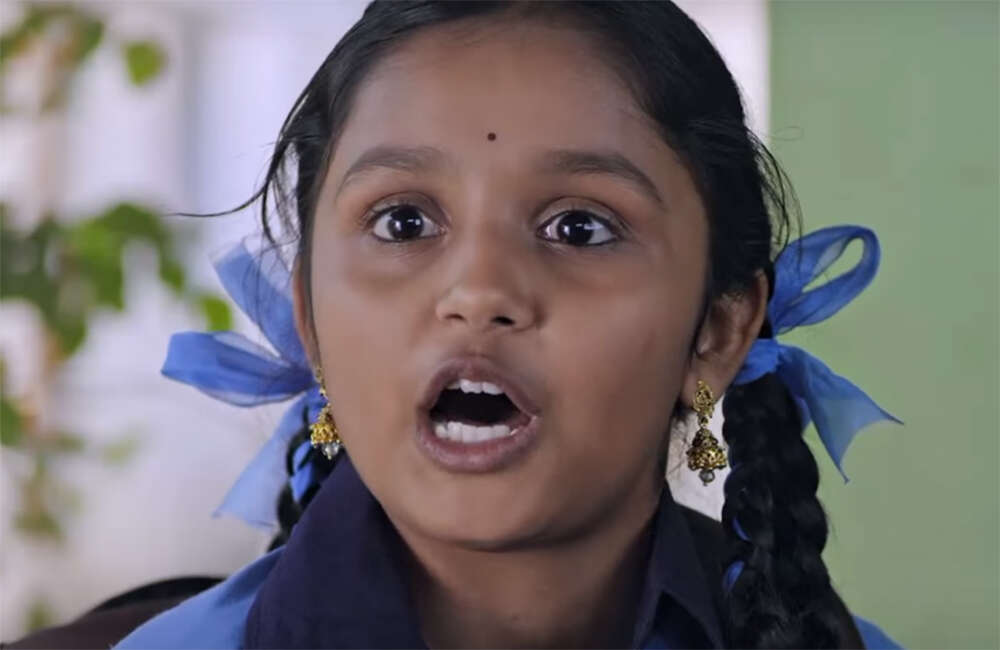 A still from Eleyaru Naavu Geleyaru