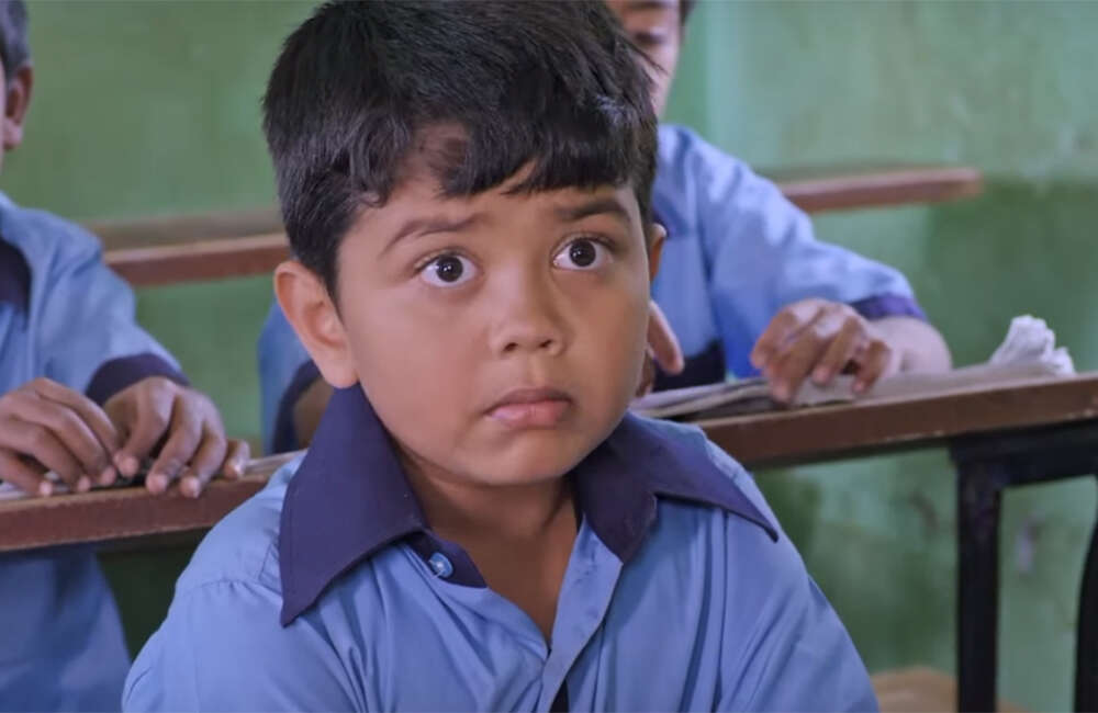 A still from Eleyaru Naavu Geleyaru