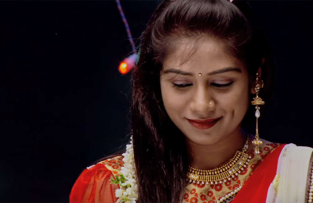 A still from Brand