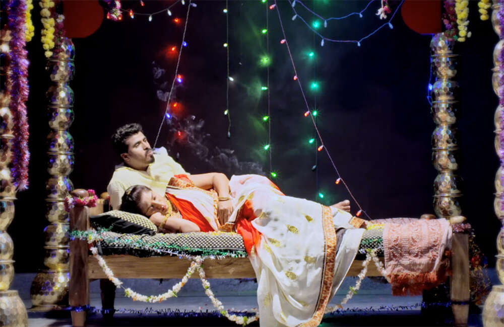 A still from Brand