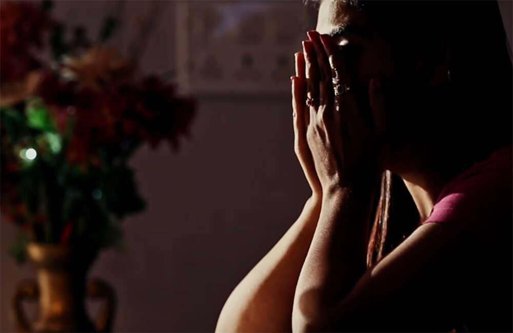 A still from Brand