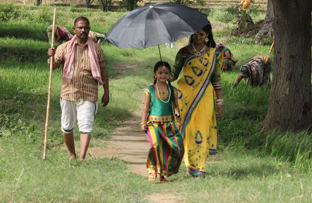 A still from Vasudhaika 1957