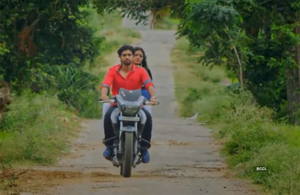 A still from Kadhal