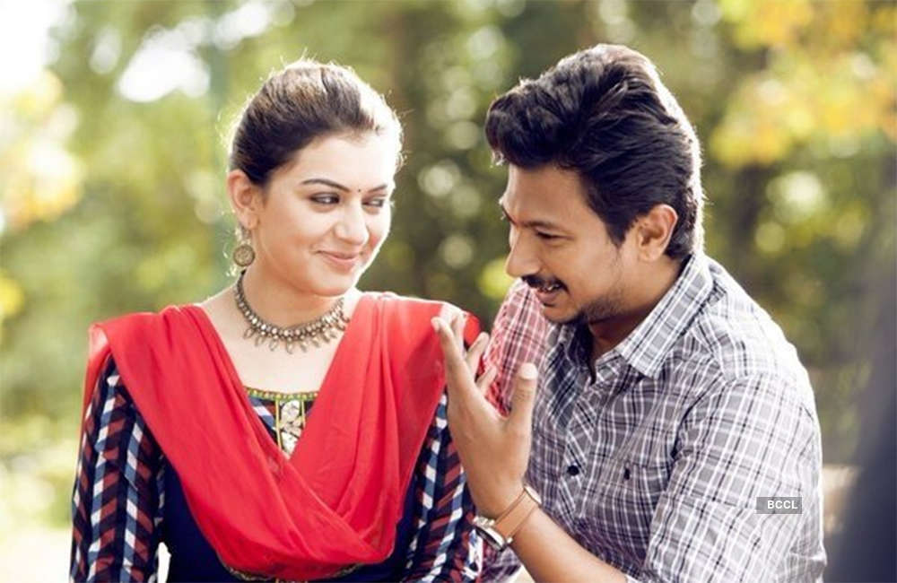 A still from Manithan