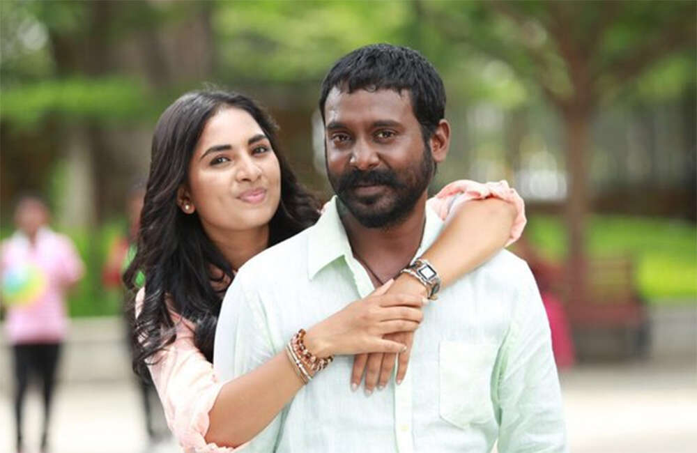 A still from Achamindri