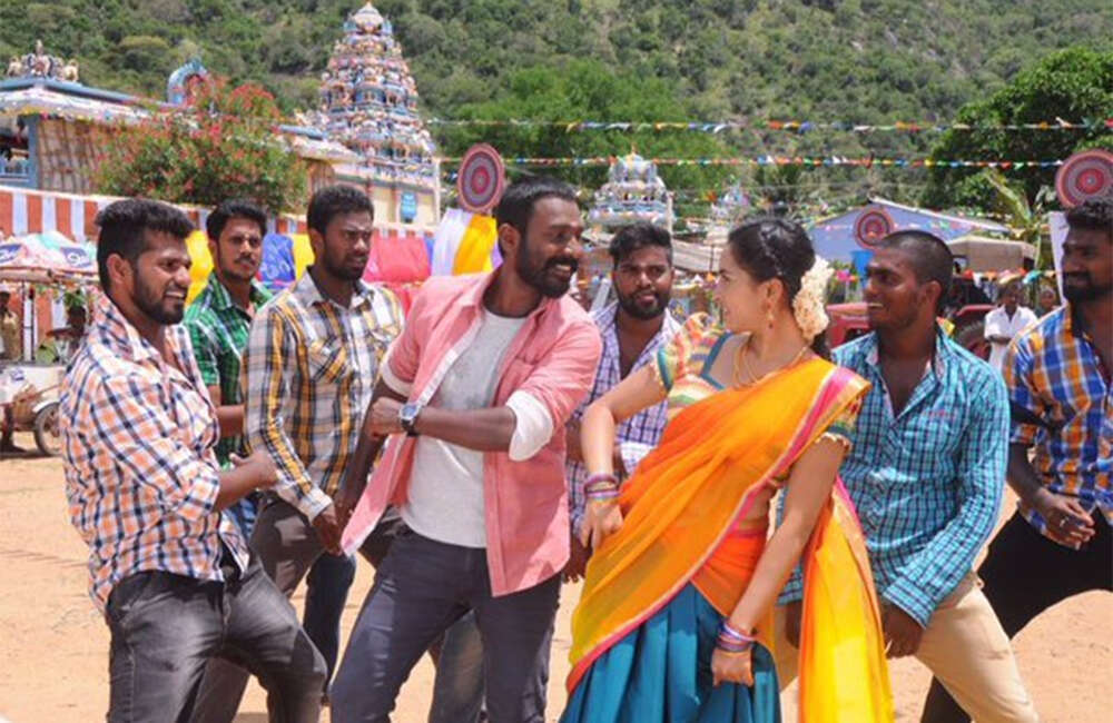 A still from Achamindri