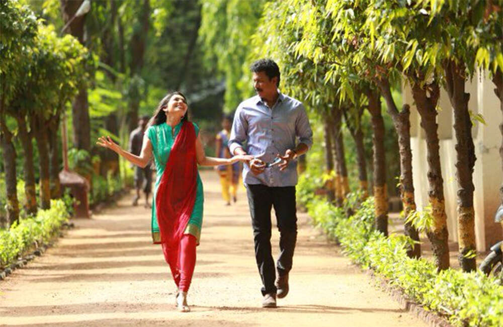 A still from Achamindri