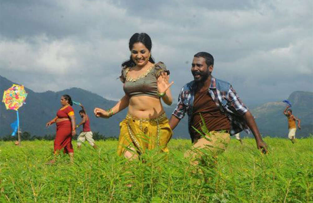 A still from Achamindri