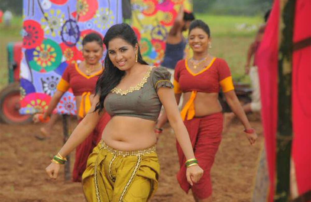 A still from Achamindri