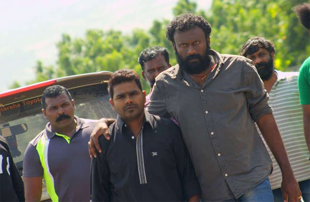 A still from Aavu Puli Madhyalo Prabhas Pelli