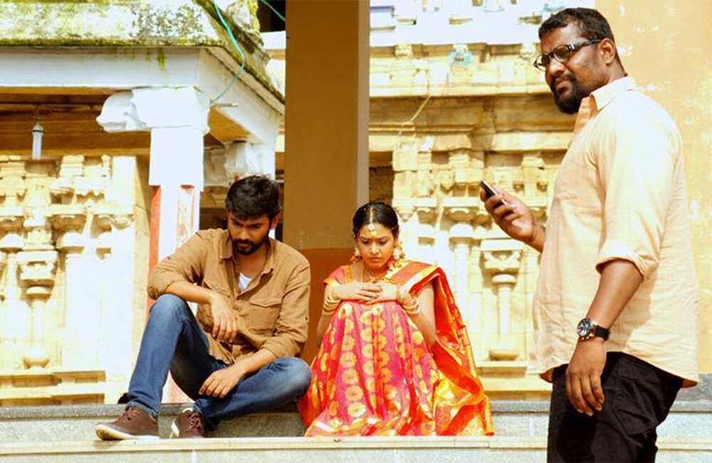 A still from Aavu Puli Madhyalo Prabhas Pelli