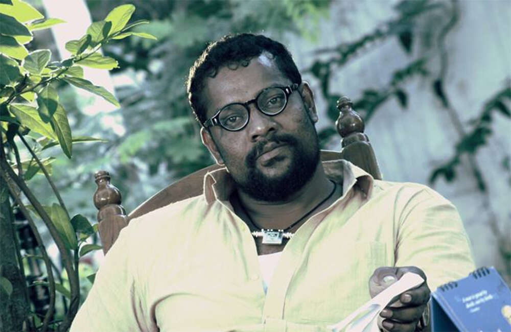 A still from Aavu Puli Madhyalo Prabhas Pelli