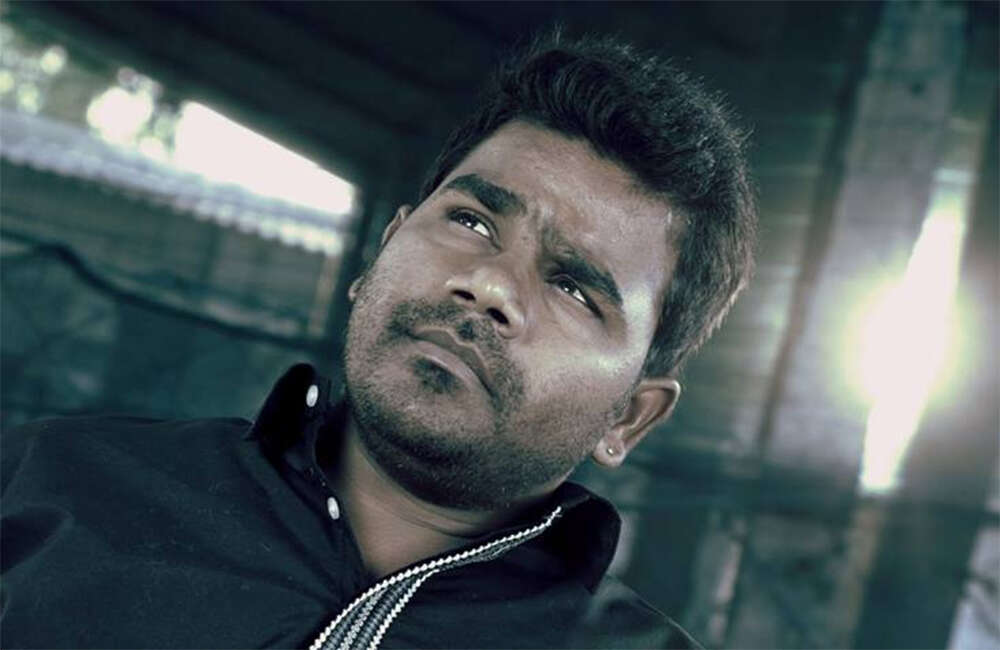 A still from Aavu Puli Madhyalo Prabhas Pelli