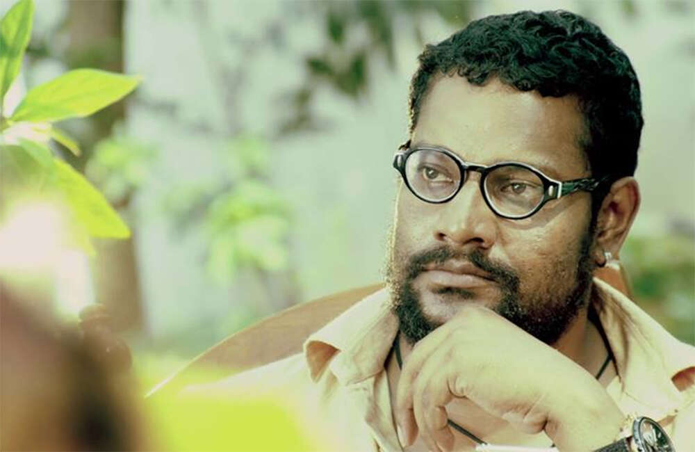 A still from Aavu Puli Madhyalo Prabhas Pelli