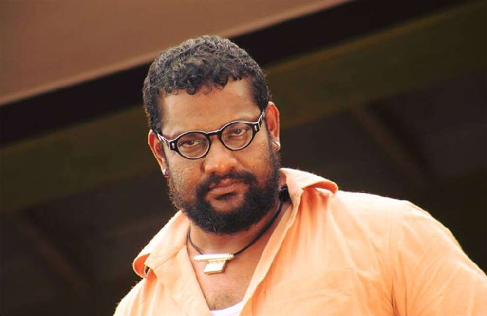 A still from Aavu Puli Madhyalo Prabhas Pelli
