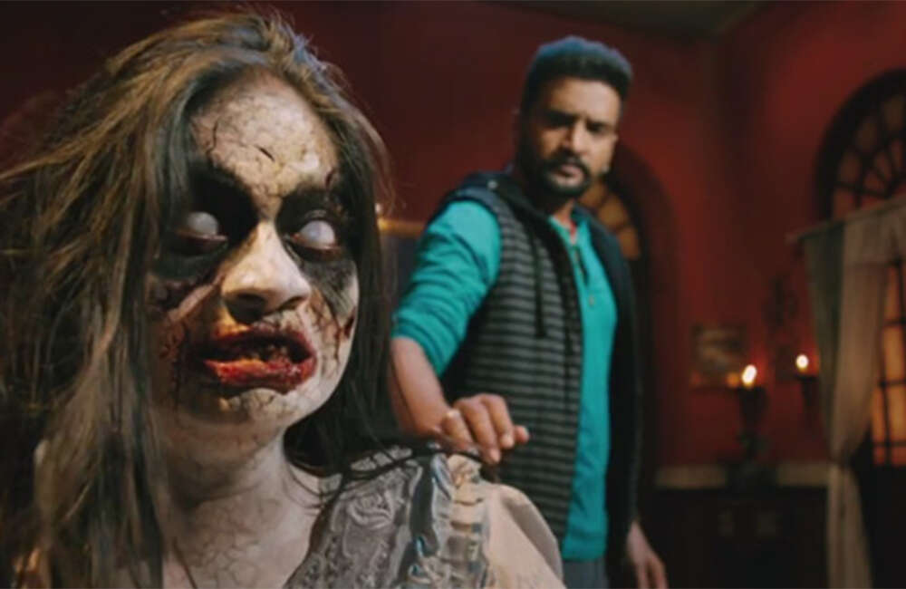 A still from Dhilluku Dhuddu